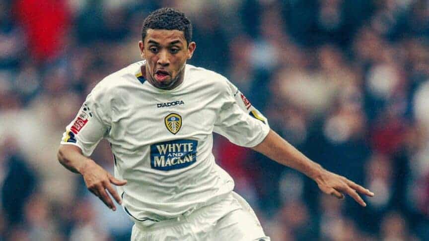 Simon Johnson playing for Leeds in 2004/05, wearing an underrated Diadora home shirt
