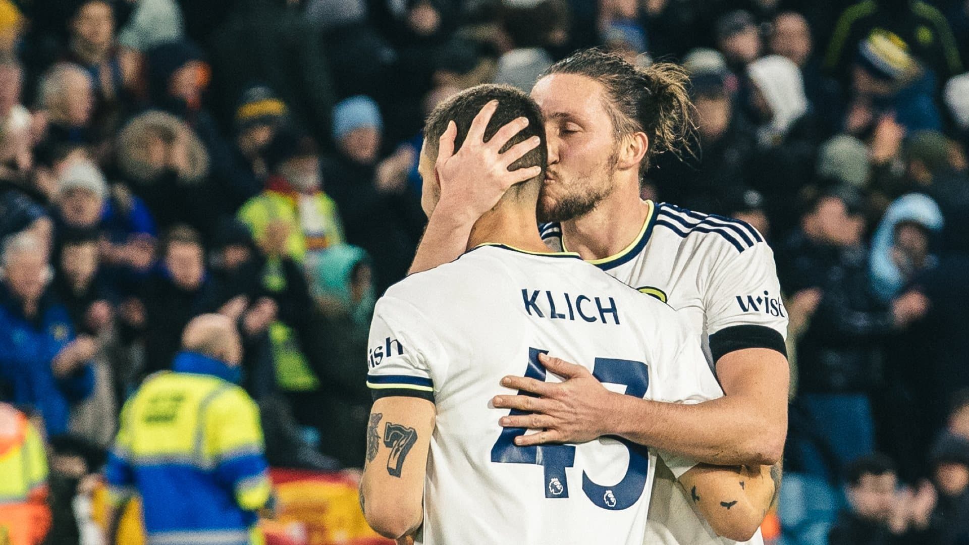 Luke Ayling kissing Mateusz Klich on the side of his lovely head, on Klichy's last night at Elland Road