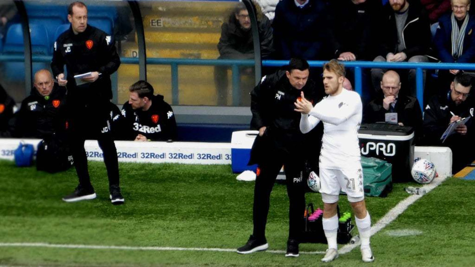 Paul-Heckingbottom-Samu-Saiz-Leeds-United-Jim-Ogden-The-Square-Ball.jpg