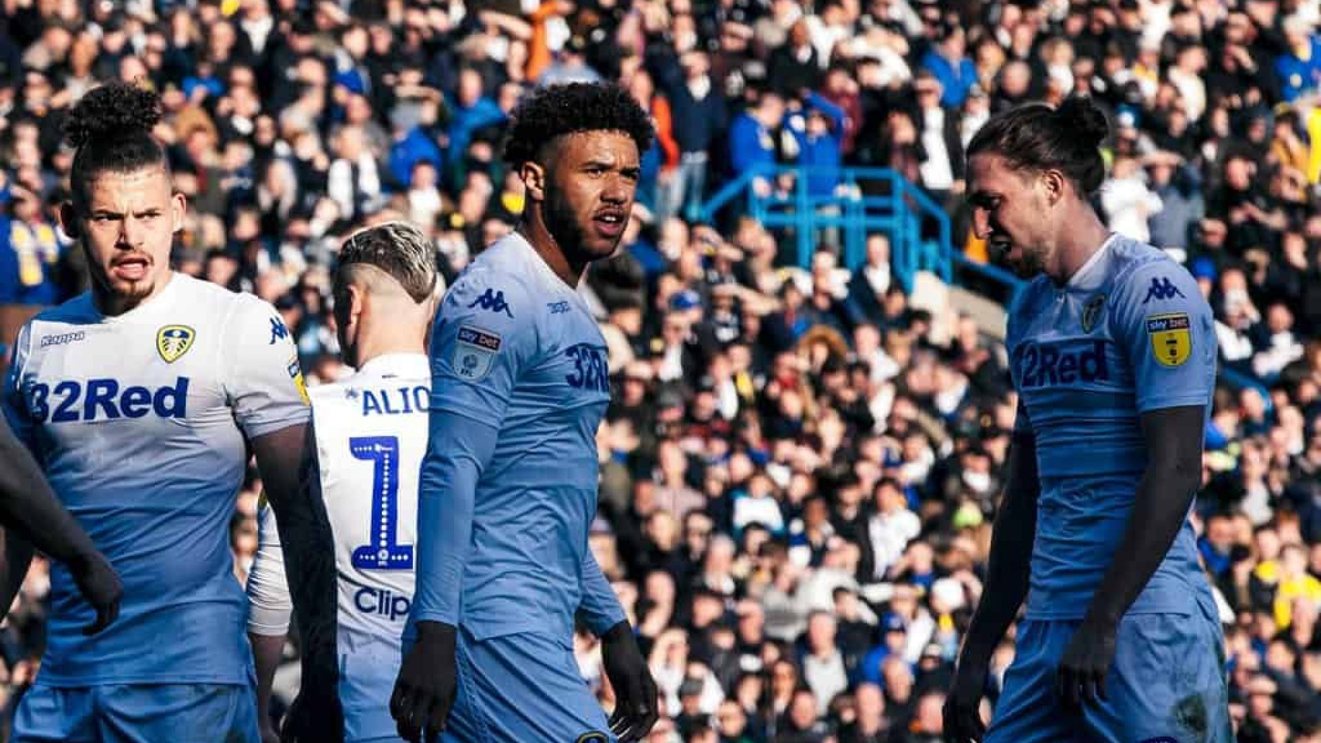 Phillips-Roberts-Ayling-Leeds-United-Lee-Brown-The-Square-Ball.jpg