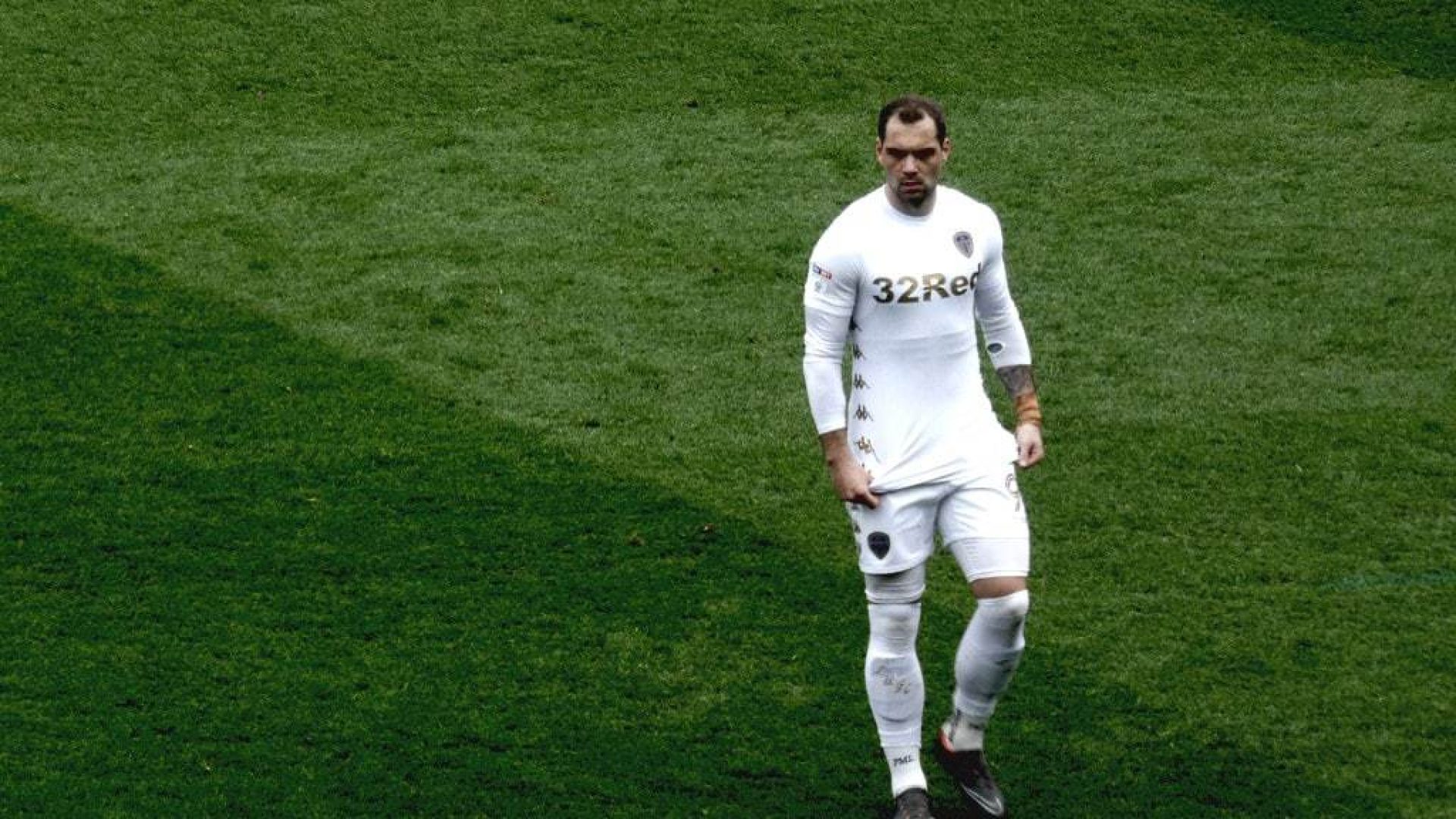 Pierre-Michel-Lasogga-Leeds-United-Jim-Ogden-The-Square-Ball.jpg